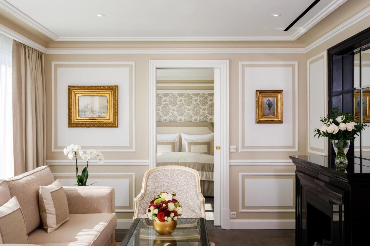 호텔 자허 잘츠부르크 외부 사진 A suite at the Mandarin Oriental, Paris