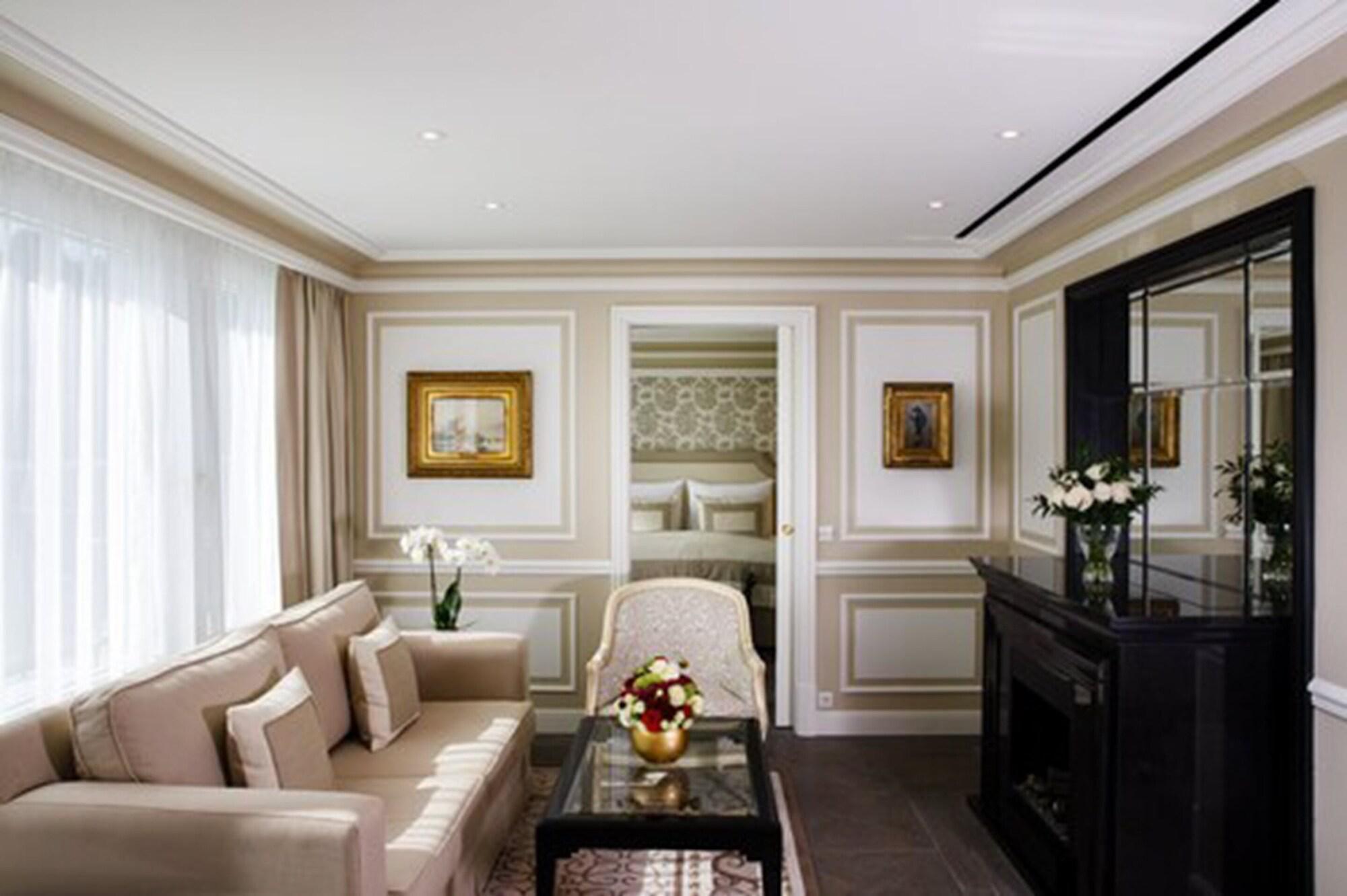 호텔 자허 잘츠부르크 외부 사진 A suite at the Mandarin Oriental, Paris