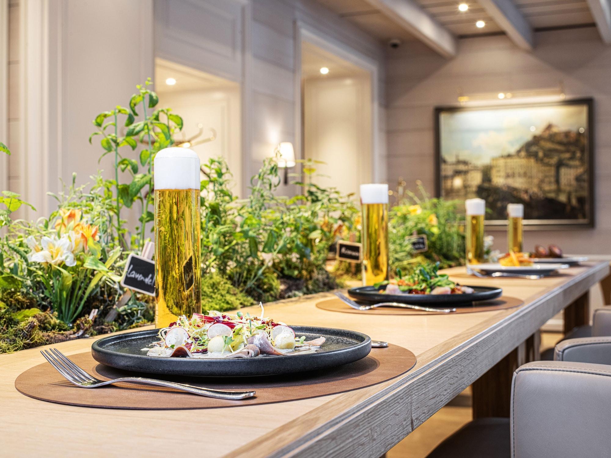 호텔 자허 잘츠부르크 외부 사진 The restaurant